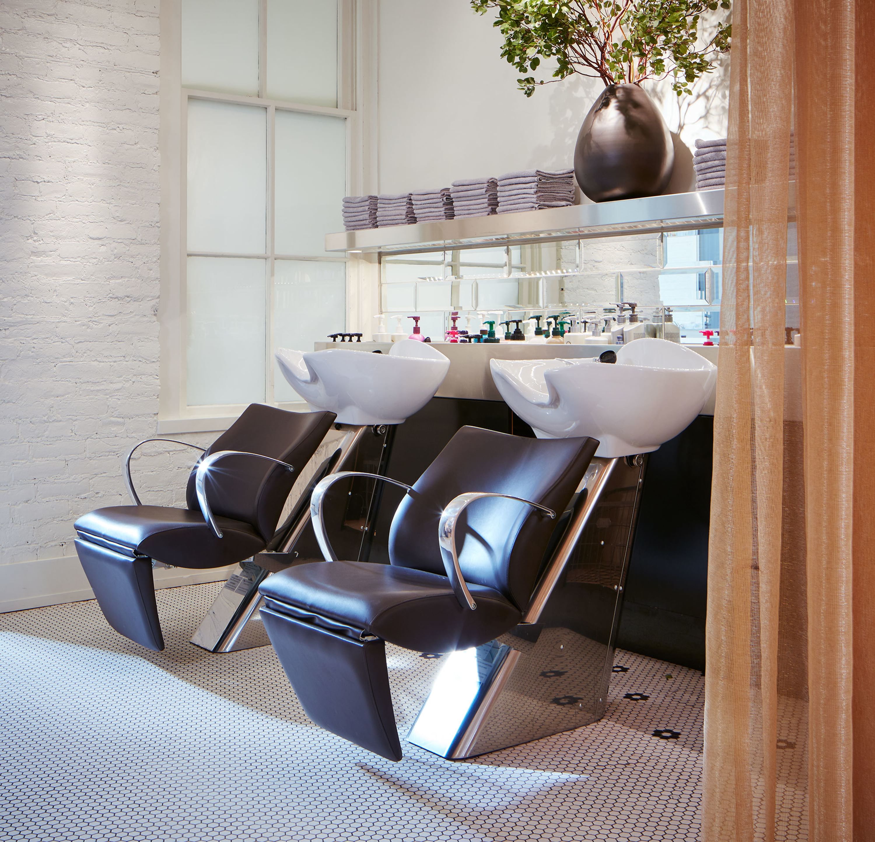 Michael Michael Salon 006