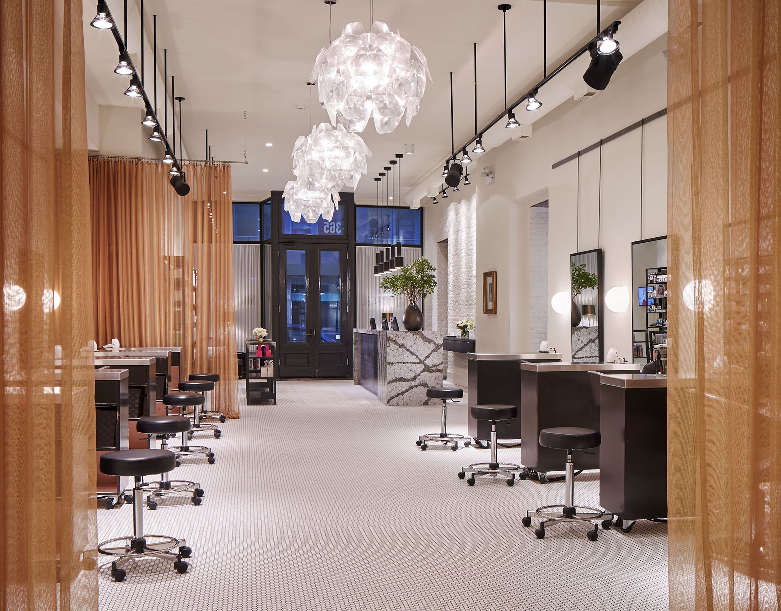 Michael Michael Salon 011