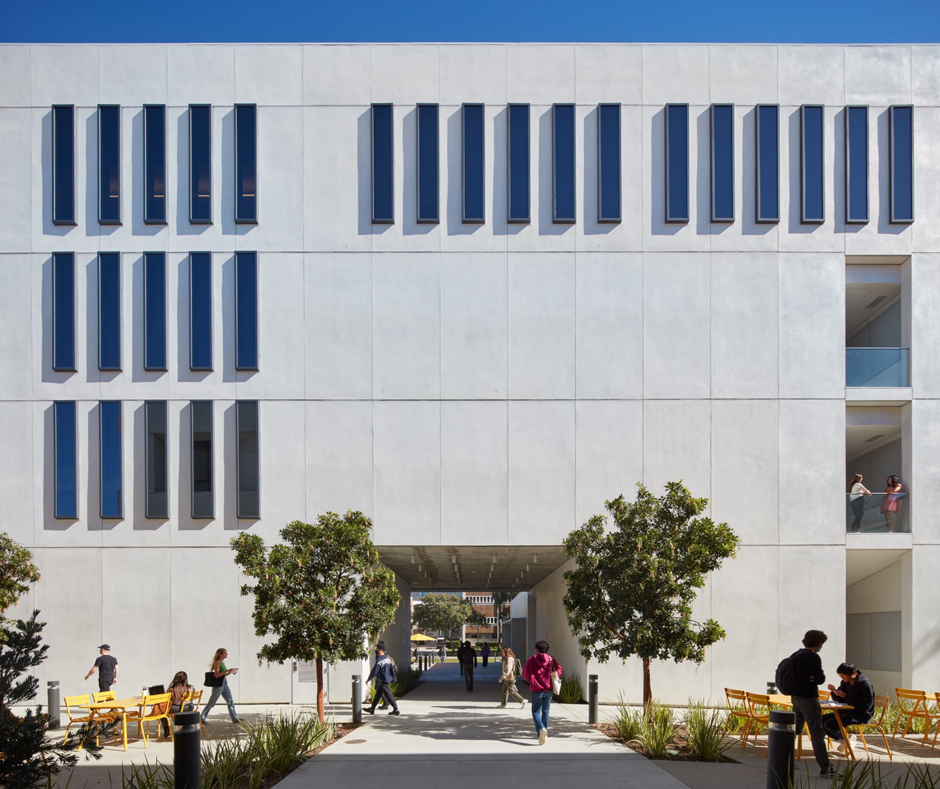 LMU 015